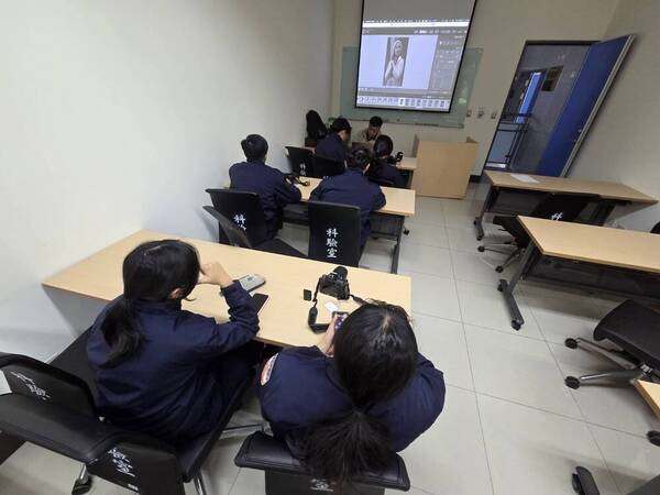 課後作品檢討與即時回饋